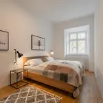Premium In Altstadtnaehe Appartement *